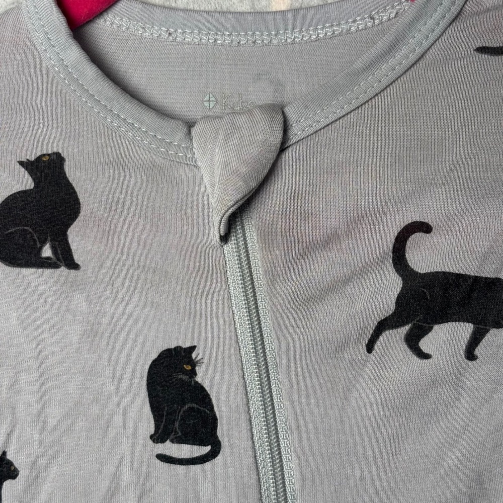 Kyte Baby Footie Pajamas 3-6M Grey Black Cat Bamboo Rayon Zipper Sleepwear - Picture 3 of 9